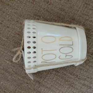 RAE DUNN Pot O Gold plant pot
